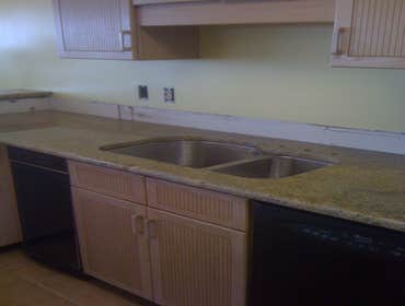 Undermount sink w/granite