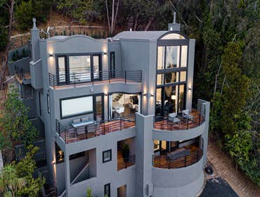 Sausalito, CA Split home updated from top to bottom with elegant clean lines and sleek modern finishes. 2 spacious decks large enough to host and enter
