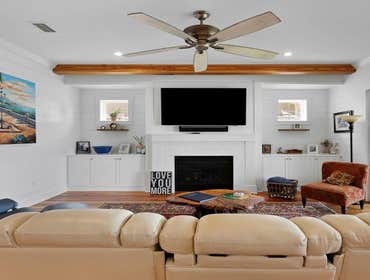 Bells River Residence Nestled in the serene Waterman’s Bluff in Yulee, FL, this exquisite home offers 3,046 sq ft of living space, expanding to a total