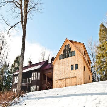 3 Story Barn and Breezeway with Art Studio