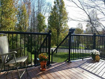 Zuri decking with aluminum han