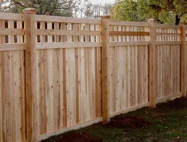 Wood fence Indianaplis