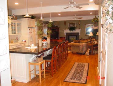 Doug Williams Custom Building Photos 222 Pine Street Remodell from 1500 sft Antique Farm House
3 Bed, 4 bath, 2 kitchens 3 car garage, media room. See 