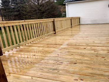 Deck in Roaring Spring