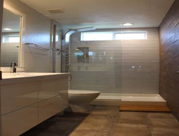 Modern bathroom
