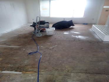 Interior painting Texture and paint using sprayer