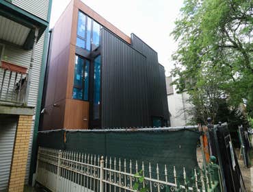 W Wellington Ave Home