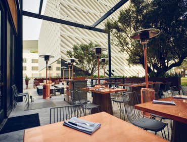 Otium LA OWNER: HOPE STREET RESTAURANTS, LLC
ARCHITECT: HOUSE & ROBERTSON ARCHITECTS
Developed in conjunction with the internationally acclaimed Bro