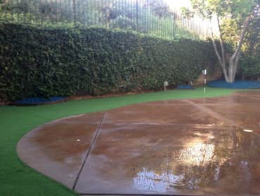 Thousand Oaks Artificial turf turf and putting green.