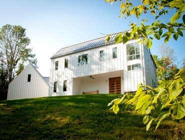 2soNs acres mOdern fArmHouse