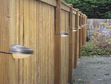 Low-Voltage walkway lighting