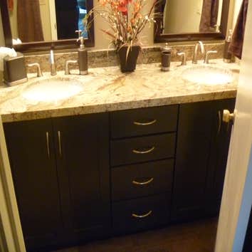Vanity & granite top