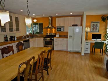 Photo(s) from Crowworks