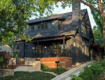 Woodview Residence A 2-story custom home in the Rosedale neighborhood of central Austin.