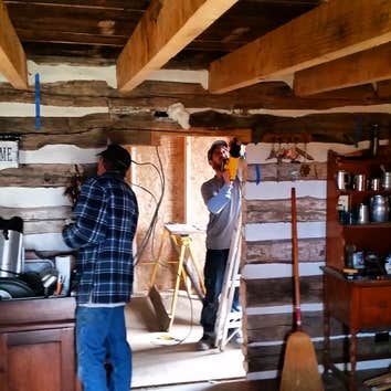 Chestnut Log Cabin in Lexington, Virginia
