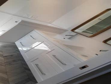 Floating vanity
