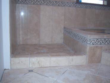 Tiled Shower & Garden Tub 0