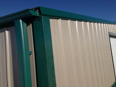 Seamless aluminum gutters