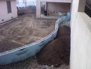 lower planter wall