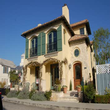Vitarelli Construction, Inc. Project Custom houses on Balboa Island