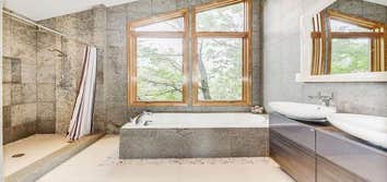 BIRD'S EYE VIEW HOUSE