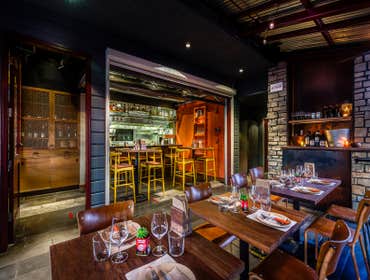 Moruno OWNER: SPROUT LA
ARCHITECT: STUDIO UNLTD
The acclaimed restaurant group Sprout LA selected Howard CDM to transform the southwest corner ‘stall