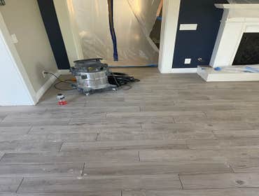 Large-Sized Water Damage Rebuild This project involved comprehensive restoration after water damage, including:
✔ Cabinet rebuilding
✔ Drywall replacem