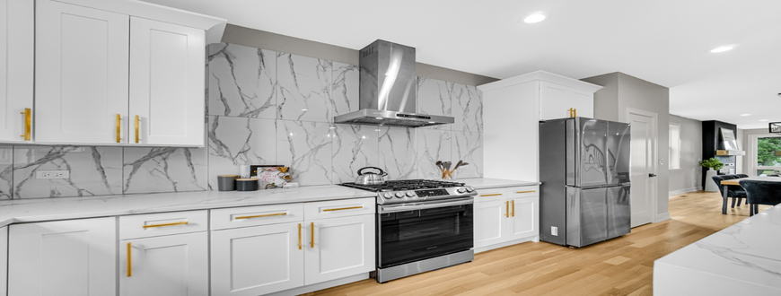 3445 N Kolmar Ave Chicago IL 60641 4 Beds
3.5 Baths
3300 Sq Ft