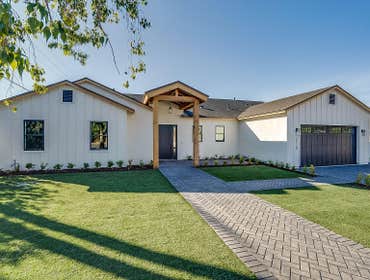 Photos by Mesa Verde Construction