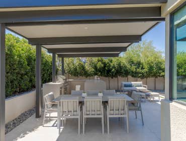 Cantilever 4K Aluminum Solid Roof.