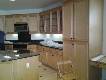 Kitchen cabinet instalation