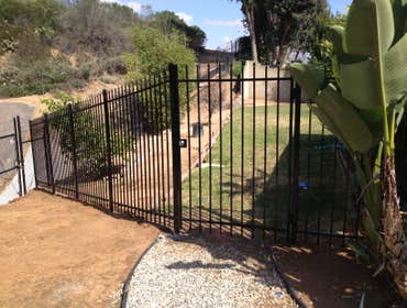 Photo(s) from M&R Fencing