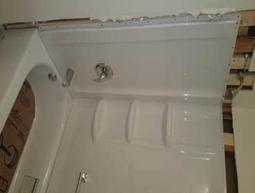 walls and bathtub remodle
