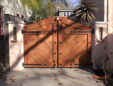Curtis Park new drive gate