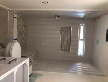 UTC Full house remodeling Full house remodeling :
Bathrooms
Kitchen
Flooring
Paint
Stucco