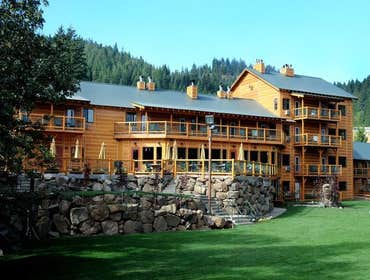 Callahans Lodge