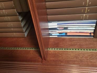 Adjustable shelving