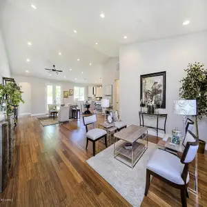 4305 Cherry Lynn