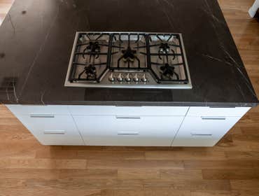 Photo(s) from Luxus Construction