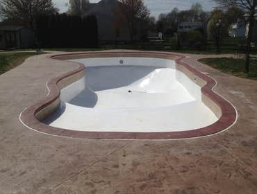 Project photos from Above Water Pool Service Custom Pools, Decks and Sheds. New, Repairs, Renovation, Remodel, Vinyl Liner Replacement. Above Ground an
