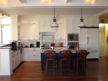 Bright Beautiful Kitchen