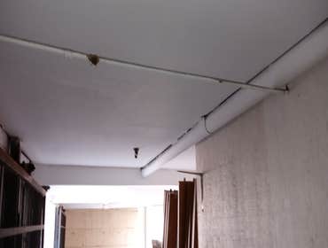 RESIDENTIAL - Drywall Services COMMERCIAL & RESIDENTIAL
Drywall Services.
We preform a variety types of Drywall repair and installation services.
We t
