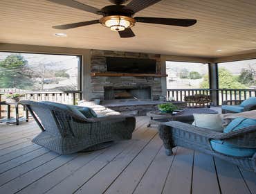 Outdoor Living Bringing the family together in an expanded screened living area is perfect in Alabama's temperate climate. Imagine watching the big gam