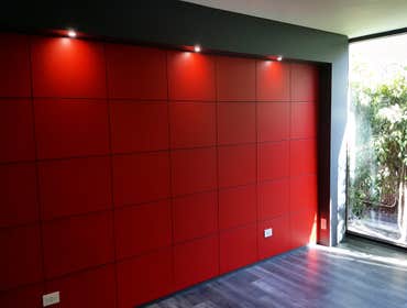 Hotel Renovation: Park Plaza Lodge, Los Angeles This project upgraded the corridors, guest rooms, and bathrooms of an older hotel through a design-driv