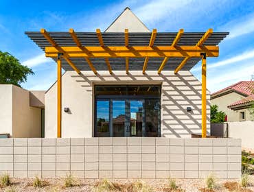 Gable House Located in the community of Tempe, the property was built on a vacant lot not far from the local university. The simple and efficient floo