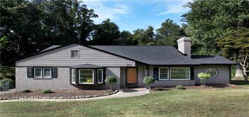 Photos by Kinel Enterprises Inc