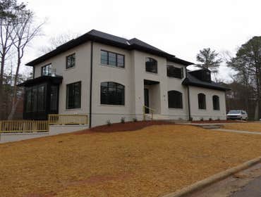 100 Annandale New Contemporary / Modern home over 6,000 square feet on the golf course in Macgregor downs