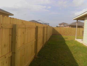 Hill Fence Company Project 1 Welcome, at Hill Fence Company we have the experience and expertise to make your project one you will be proud of. We prid