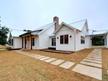 Modern Farm House