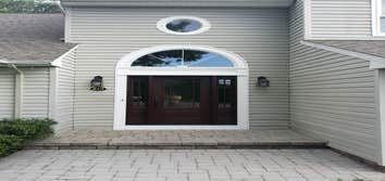 European 3/4 Lite in Brick